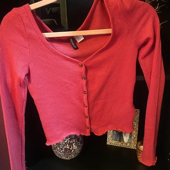 Top - Picture 1 of 4